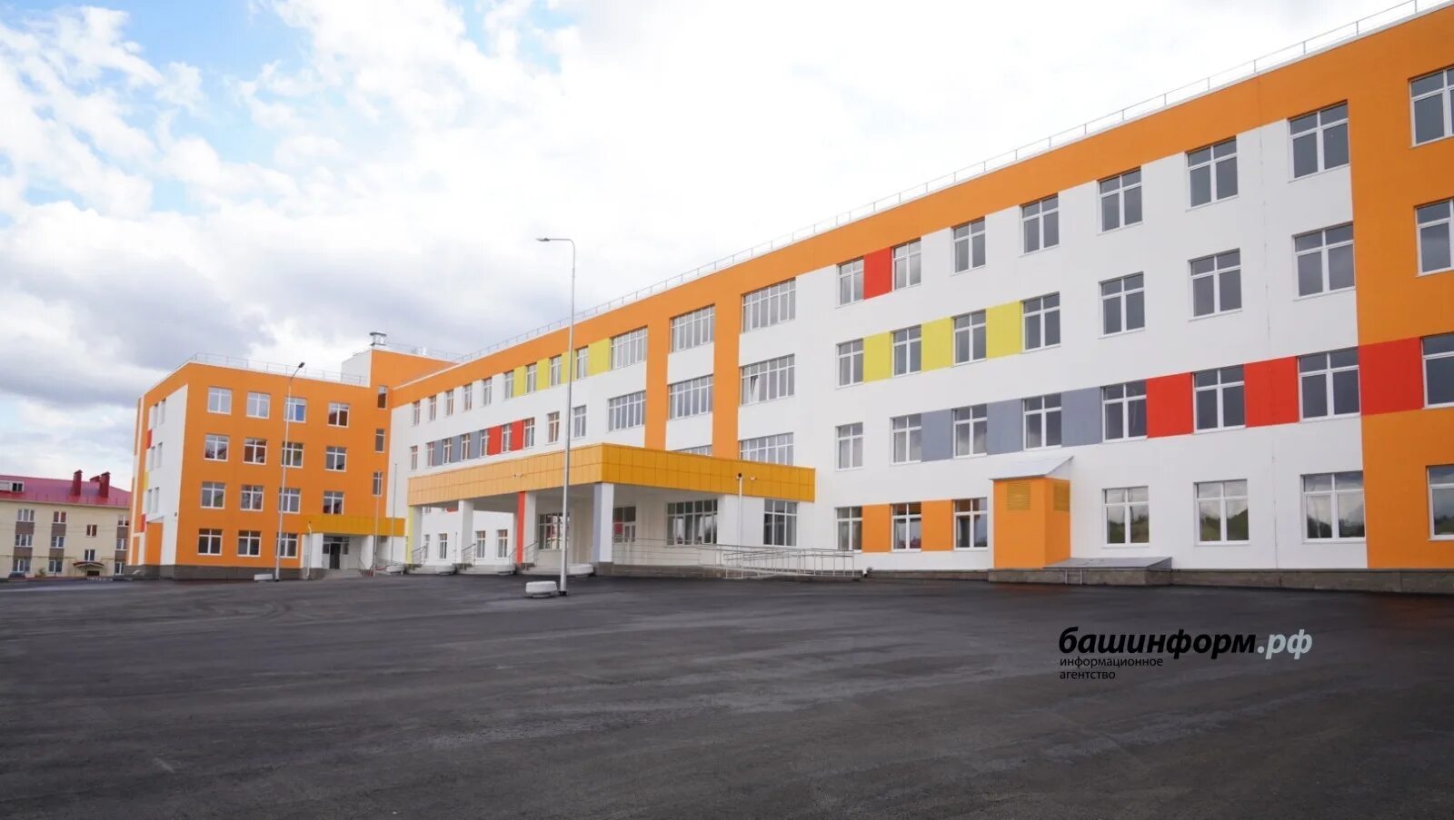 Академическая гимназия новогорск. Самый ближайший школы. Школа номер 8 новосибирск. Школа программирования. Самый ближайший школы.