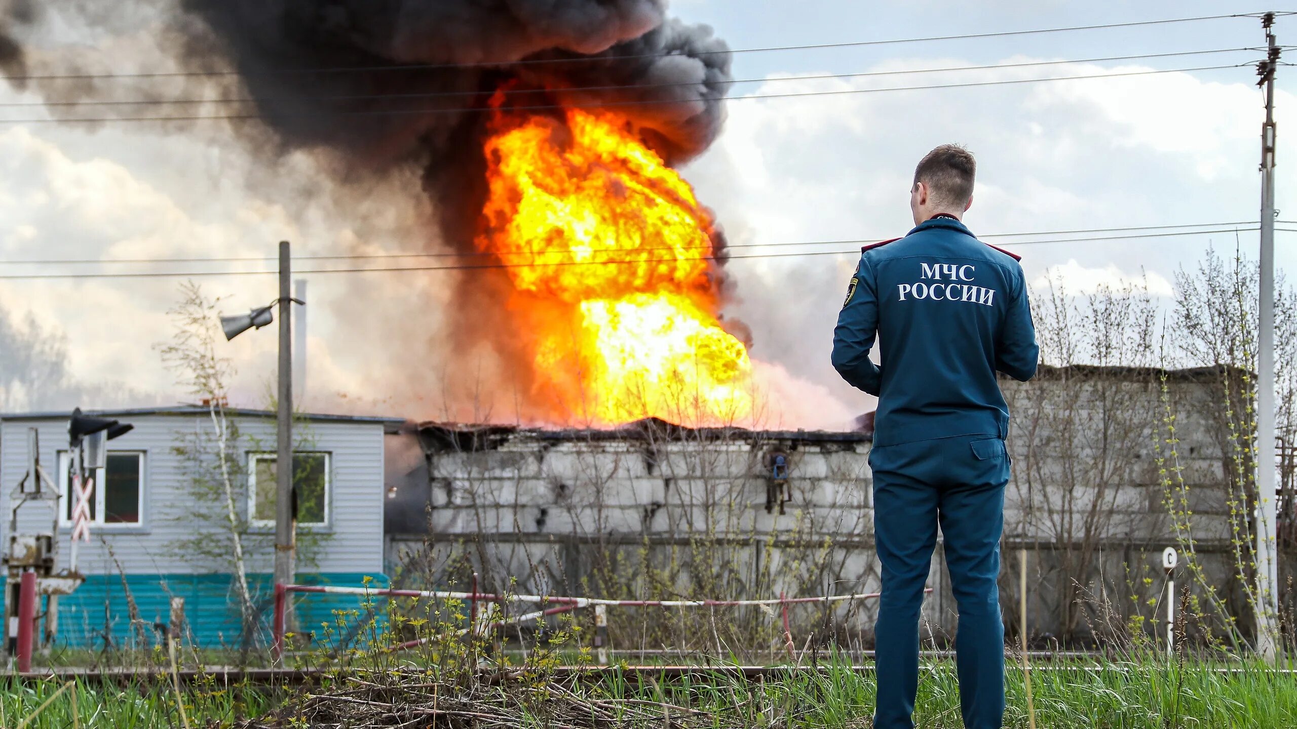 Пожар в промзоне Дзержинска. Пожар Дзержинск сейчас Нижний Новгород. Дзержинск промзона. Пожар в промзоне Дзержинска сегодня. Предприятие сгорело