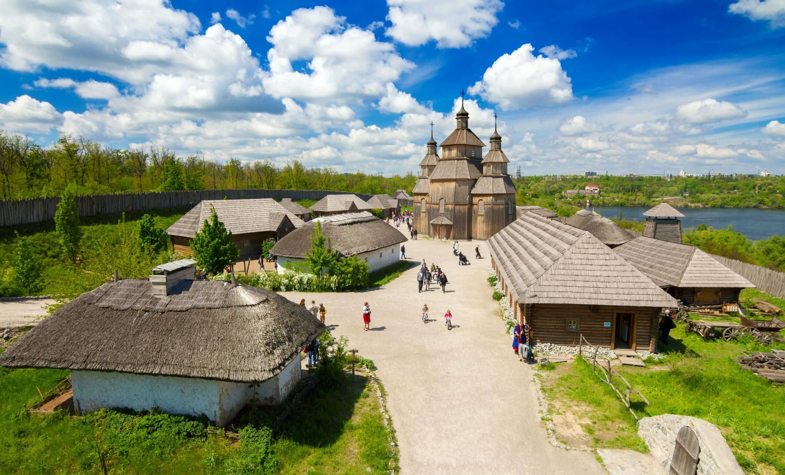 Запорожская сечь. Остров Хортица в Запорожье. Национальный заповедник-остров «Хортица». Запорожская Сечь Хортица. Остров Хортица казаки.