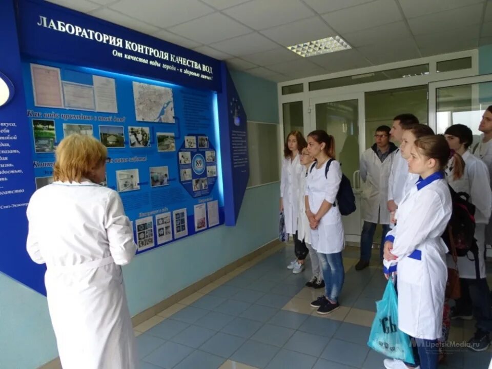 Мфк химик азотный. Стадион металлург липецк здание. Химик липецк. Металлург липецк. Химик мариуполь.