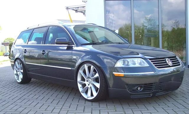 Пассат б5 универсал на дисках. Vw passat b5 r18. vw passat b5 r18 wagon. volkswagen passat b5 диски. passat b5 универсал r17.