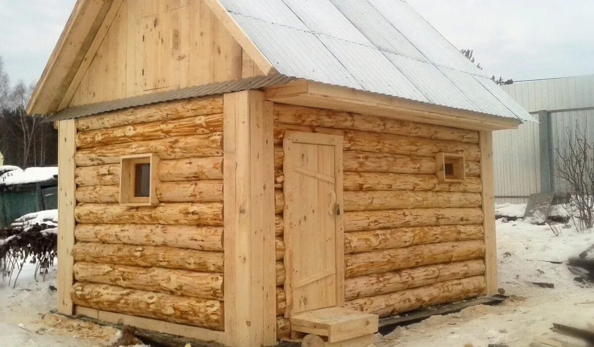 Срубы бань из бревна перми. Сруб бани 3 на 5. баня из бревна 3х5. сруб бани 3х4. сруб бани 3 на 4.