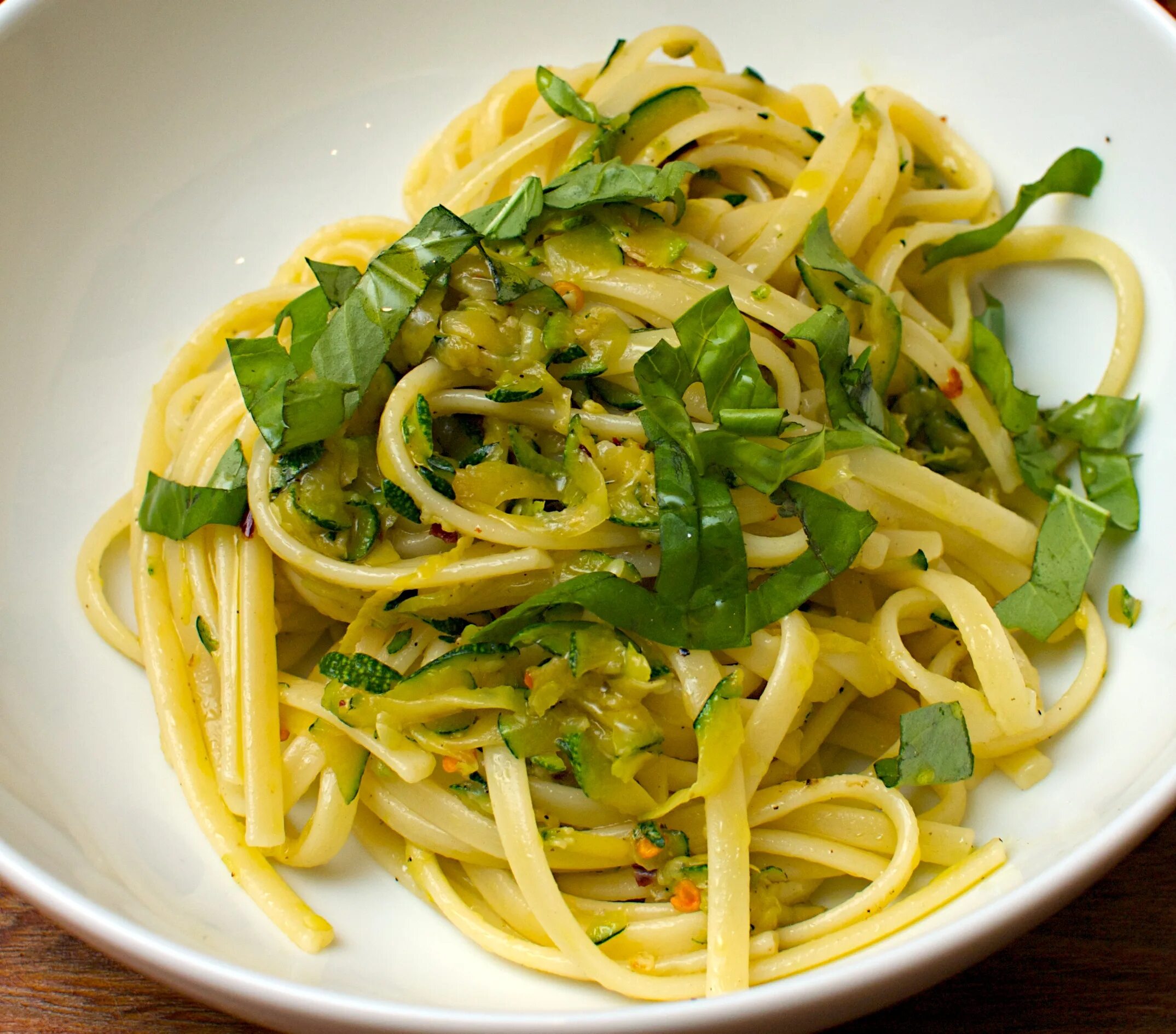 Лингвини что это. Паста linguine (linguini) –. Спагетти лингвини. Лингуине (linguine). Спагетти лингвини.