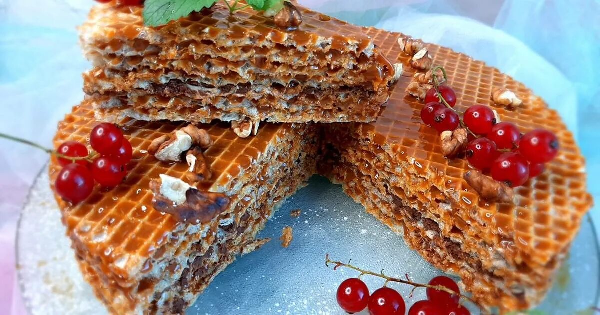 Хрустящий вафельный торт. Вафельный торт. вафельный торт из готовых коржей. вафельный торт без выпечки. торт из вафельных коржей с фруктами.