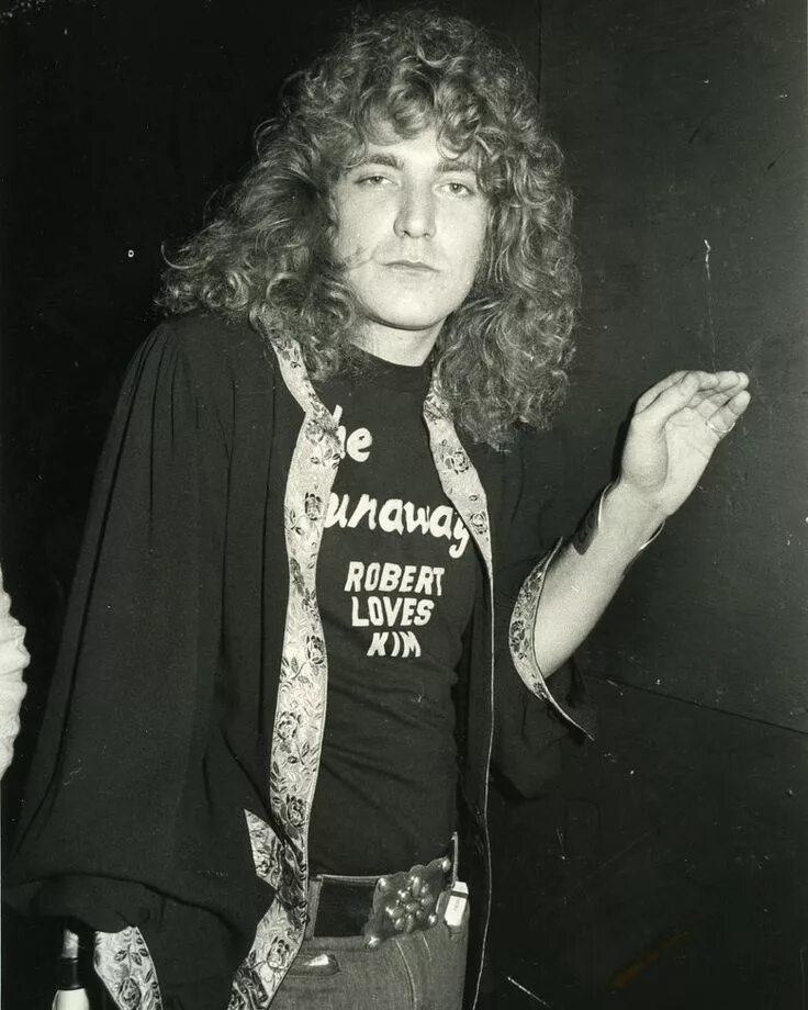 Robert plant lullaby and the ceaseless roar 2014. Robert plant переводы. Robert plant 70s. Robert plant переводы. Robert plant led zeppelin.