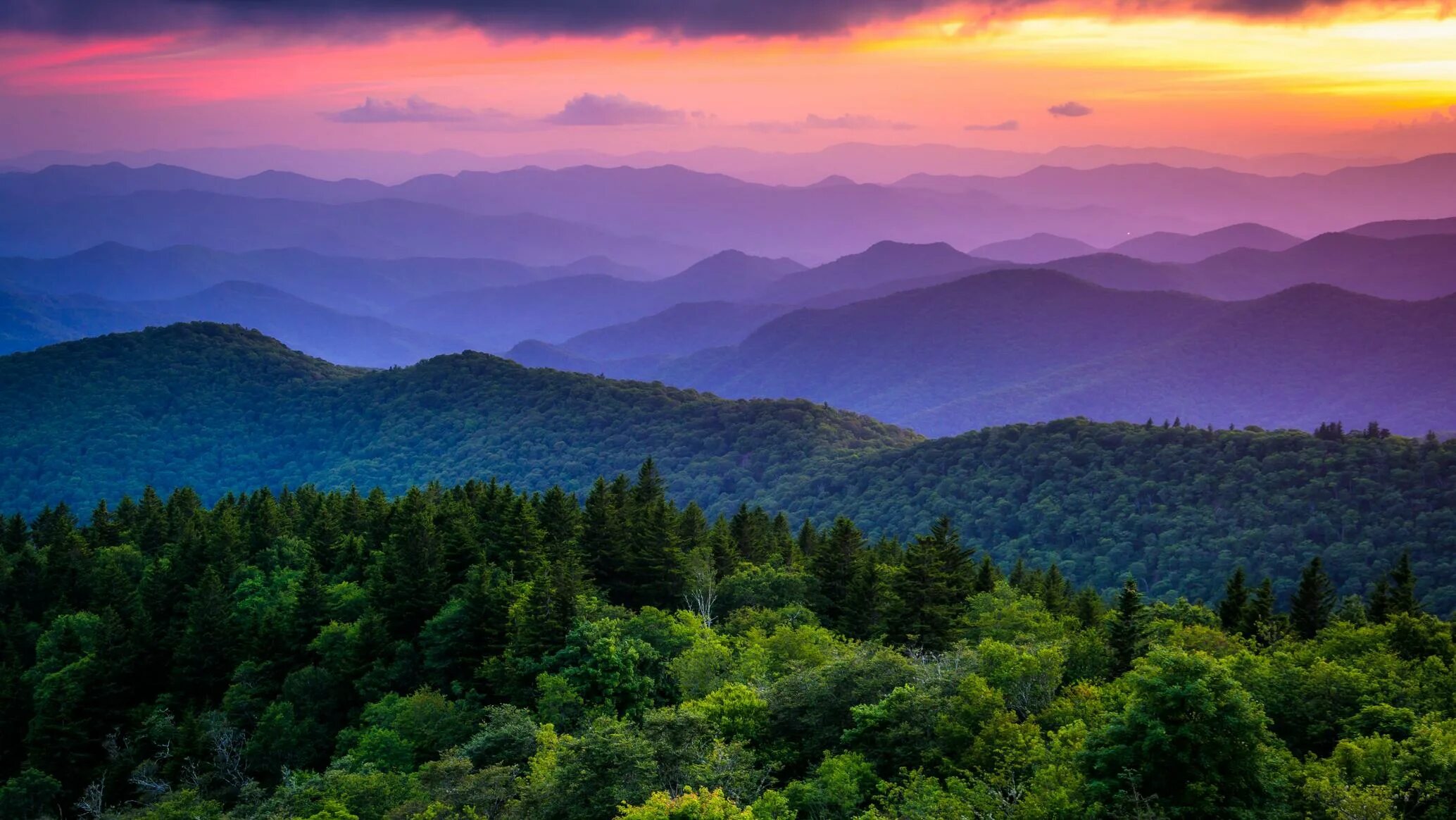 Горный сток. Горы Блу Ридж. Blue Ridge Parkway, North Carolina,. Зеленые горы. Beautiful Mountains.