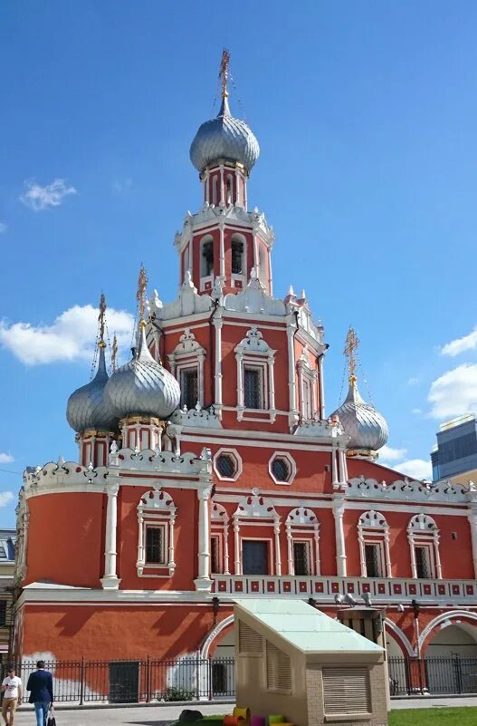 церковь знамения пресвятой богородицы в москве. церкви нарышкинского барокко в москве. храм иконы божией матери москва на шереметевом дворе. церковь иконы божией матери знамение. церковь иконы божией матери знамение на шереметевом дворе.