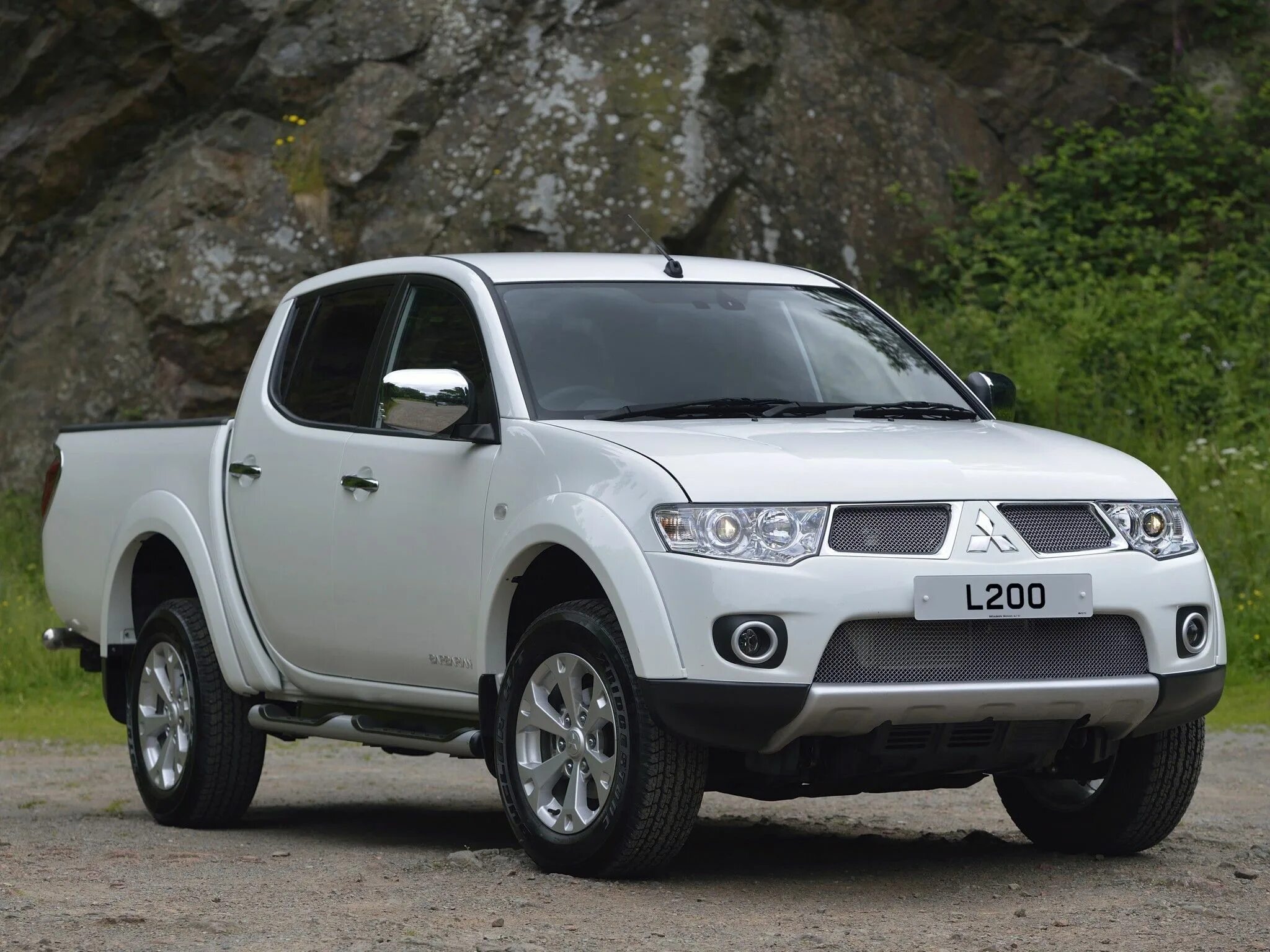 Пикапы mitsubishi l200. Мицубиси l200. Митсубиси л200. Mitsubishi l200 пикап. Mitsubishi l200 4.