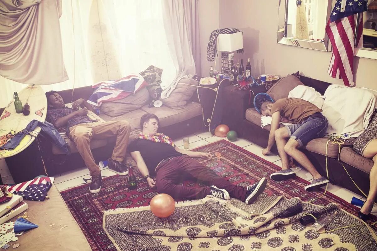 Тусовка в коттедже. Девушка алкоголь вечеринка. Приват комната. Поцелуй в ресторане. Вечеринка богачей.