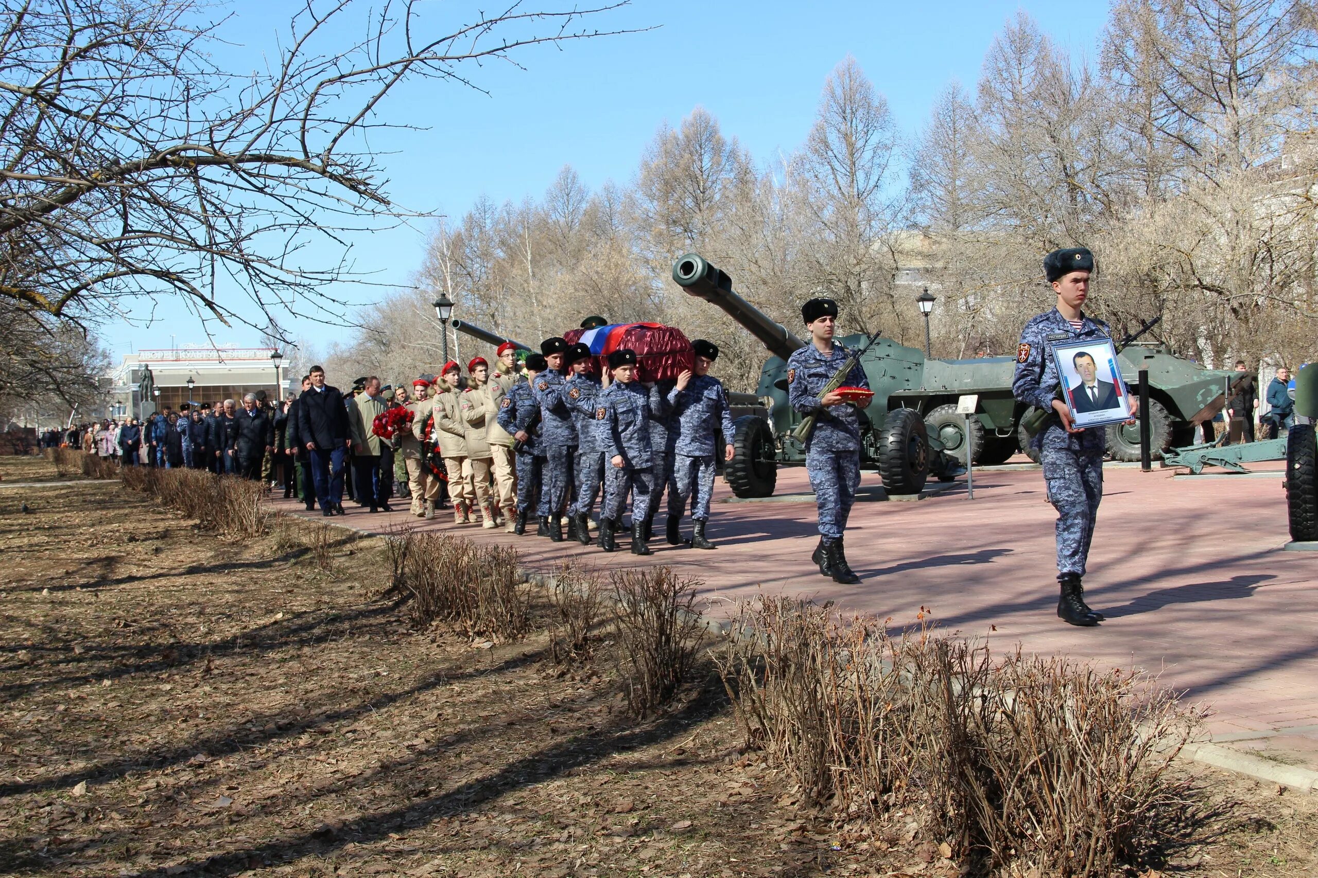 Награждение военных. Военнослужащий. Солдаты на митинге. Прощание с участником спецоперации. Алга батальоны последние новости