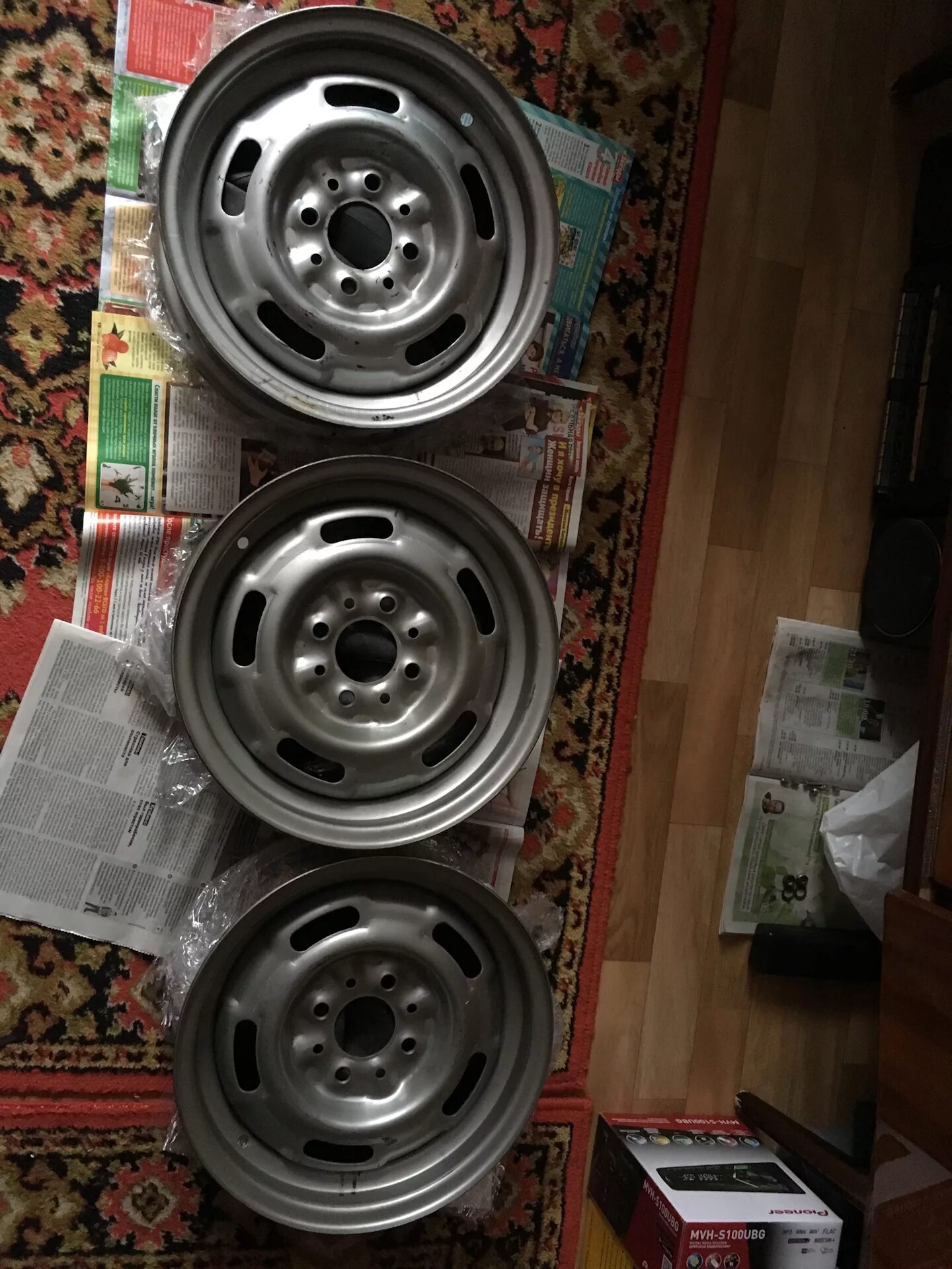 Штампованные диски 2107. Диск штампованный r14 ваз 2107. 2107 на штампах r13. Ваз 2107 на штампах r13. Штампованные диски 2107.