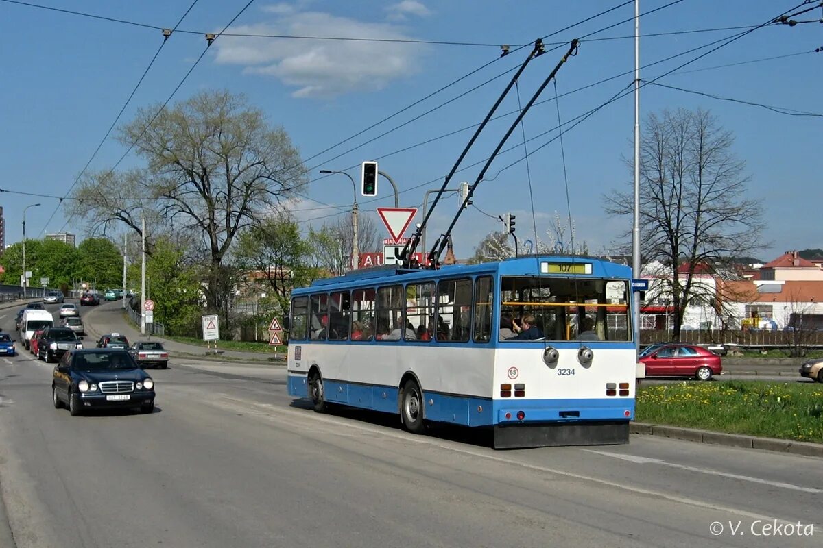 Троллейбусная 14