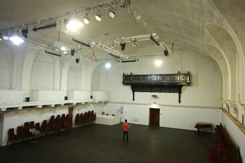 концертный зал лендок. лендок культурный центр спб. открытая киностудия лендок. открытая киностудия лендок. киностудия лендок новый год.