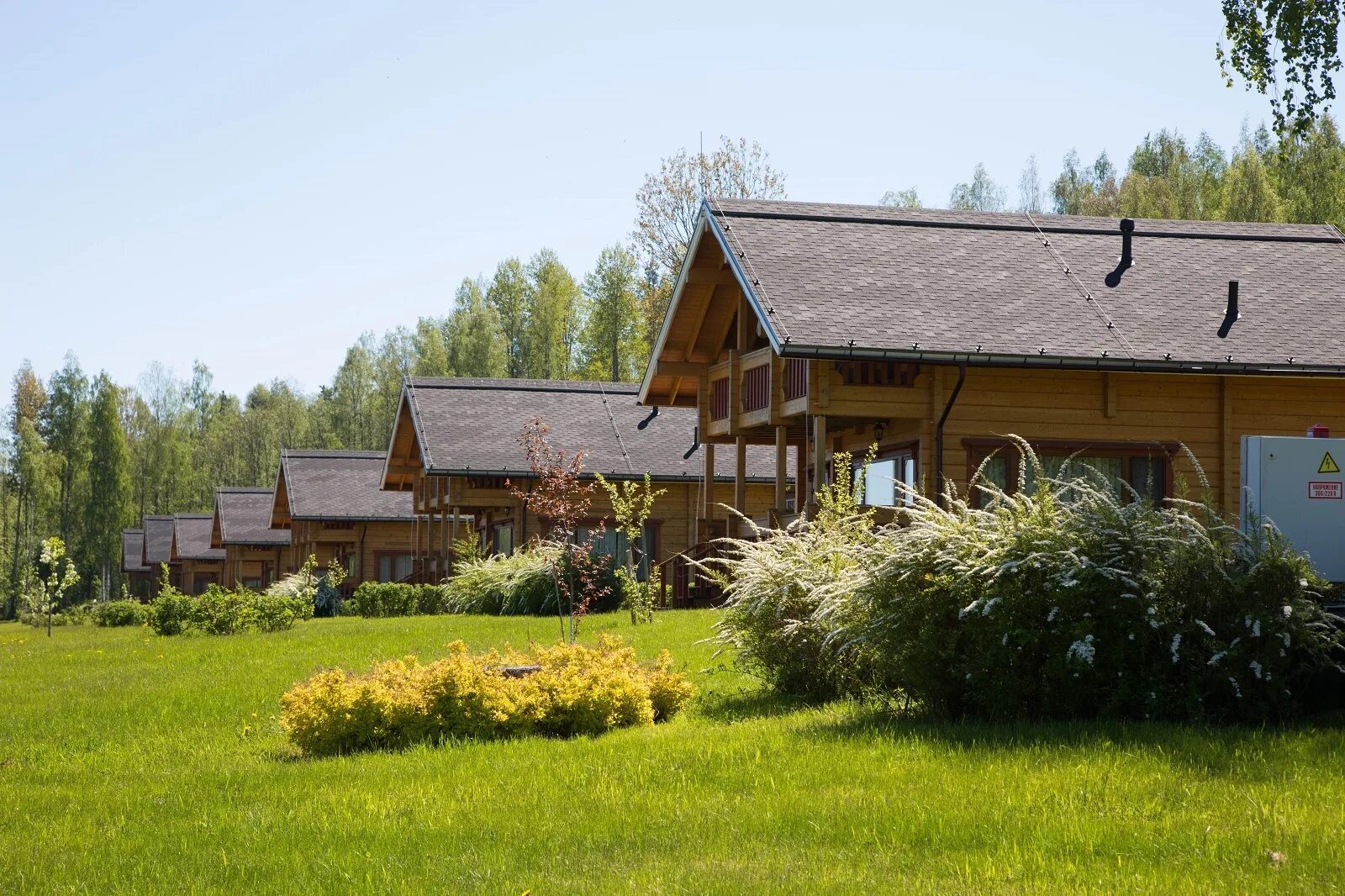 Турбазы лен. Турбаза лосево ленинградская область. Доможирово ленинградская область. Загородный курорт «дом у моря». База загородный дом озеро суходольское.