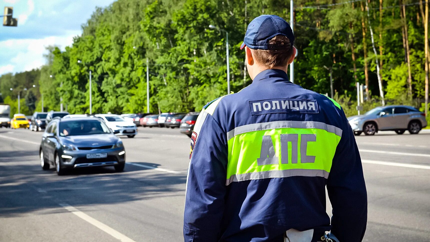 Встречная полоса гибдд. ДПС на дороге. Розыск автомобиля ГИБДД фото. Police Road Patrol. Экзамен ГИБДД Севастополь.