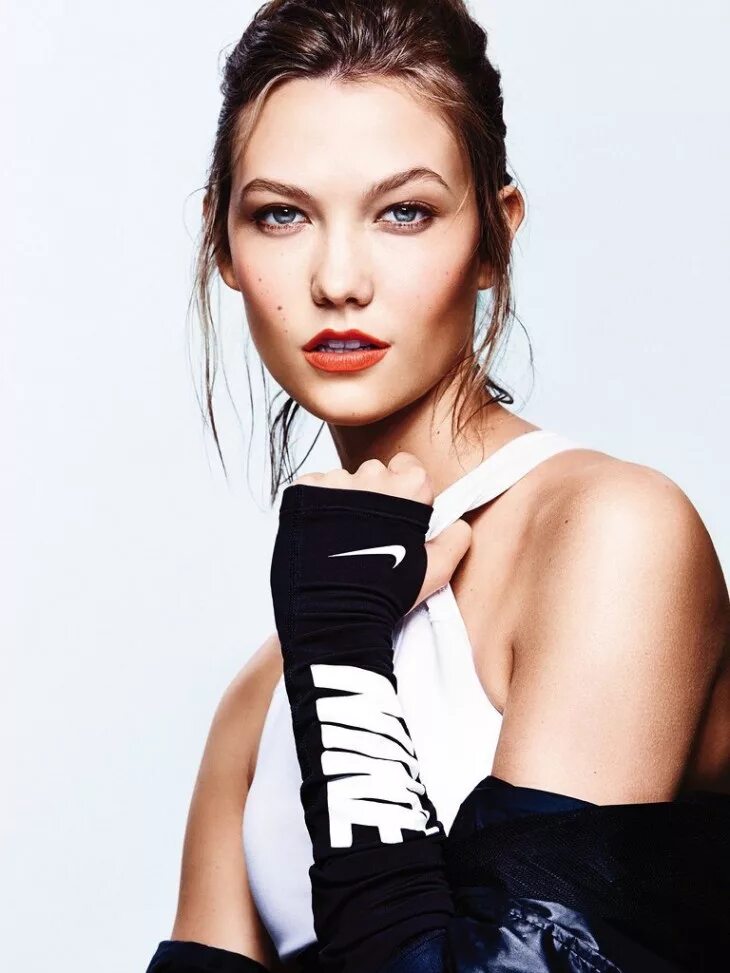 Модели топ 20. Карли Клосс. Карли Клосс модель. Karlie Kloss Sport. Карли Клосс макияж.