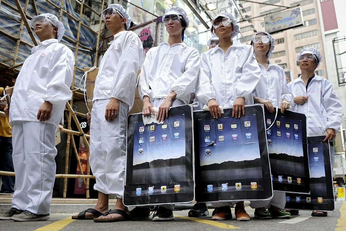 Айфон произведен в китае. Foxconn завод apple. фабрика фоксконн китай. foxconn фабрика в китае. завод foxconn в китае фото.