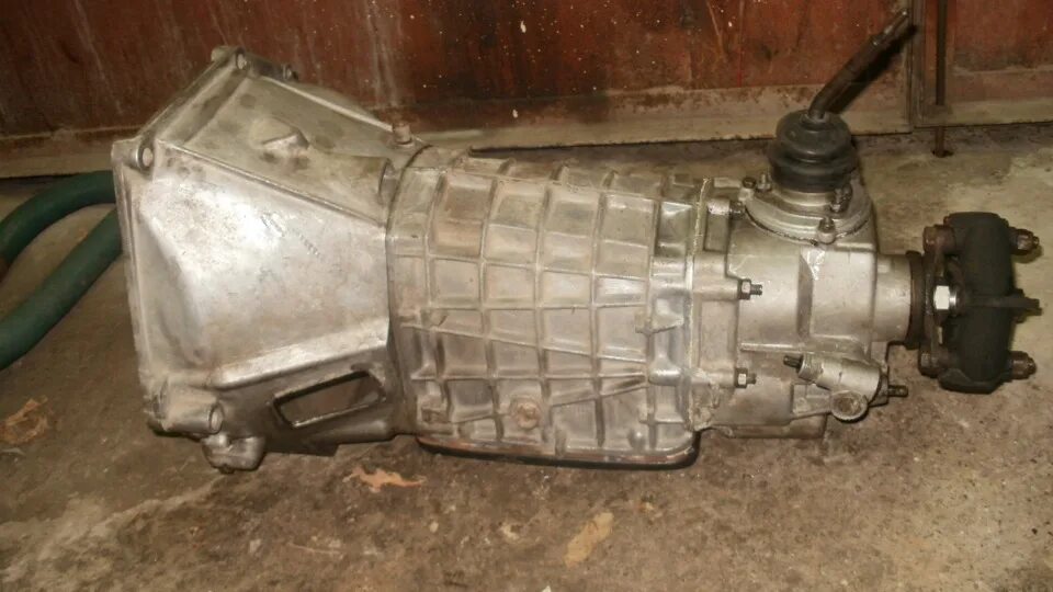 Коробка иж ода 1. Кпп волга 5 ступка. Коробка ваз 2112. Авито омск коробки. Омская кпп иж 2126.