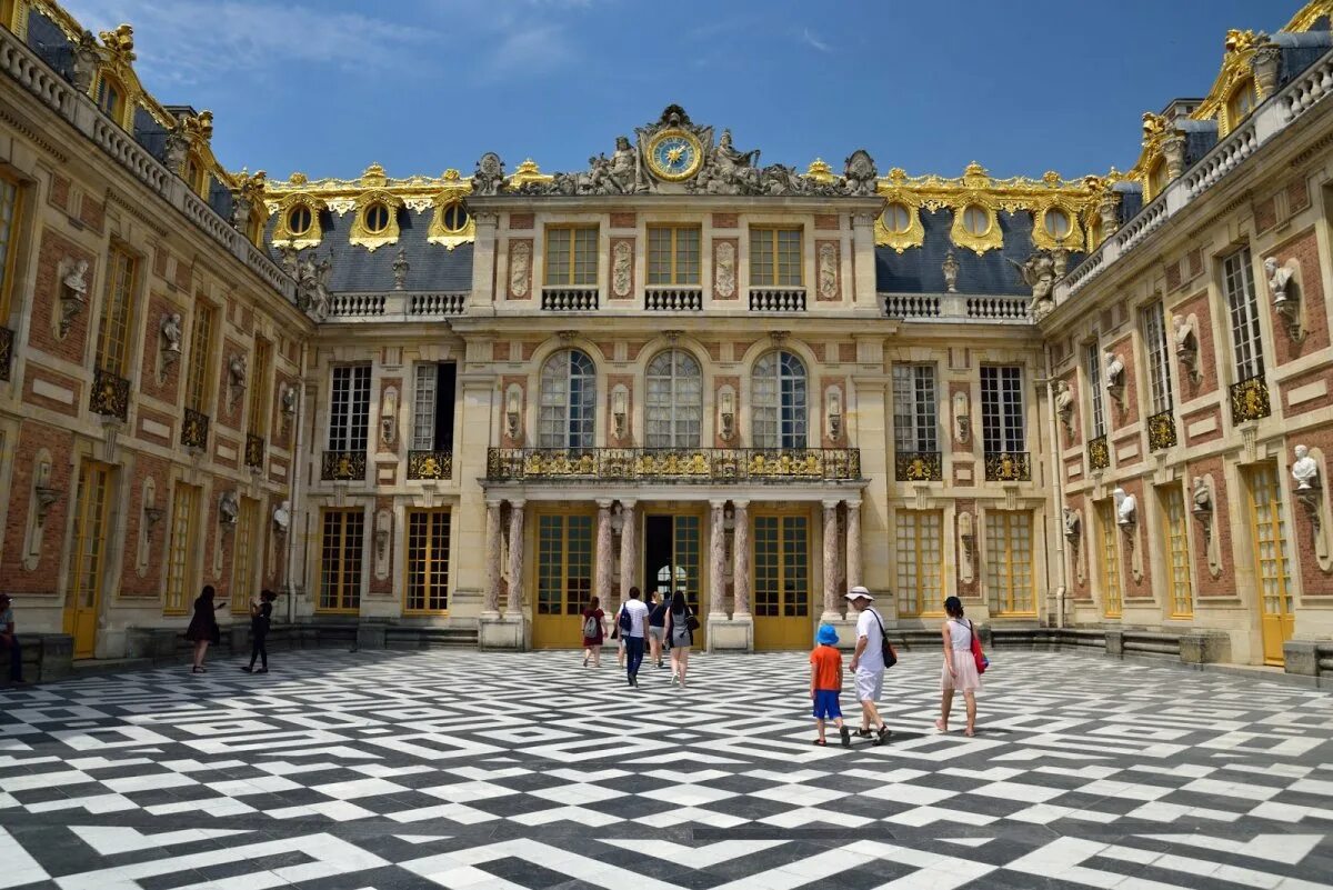 Версаль режим работы. Версальский дворец. Версаль. Дворец Версаль в Париже. Версальский дворец Лувр. Дворцы французских королей Версаль Лувр Фонтебло.