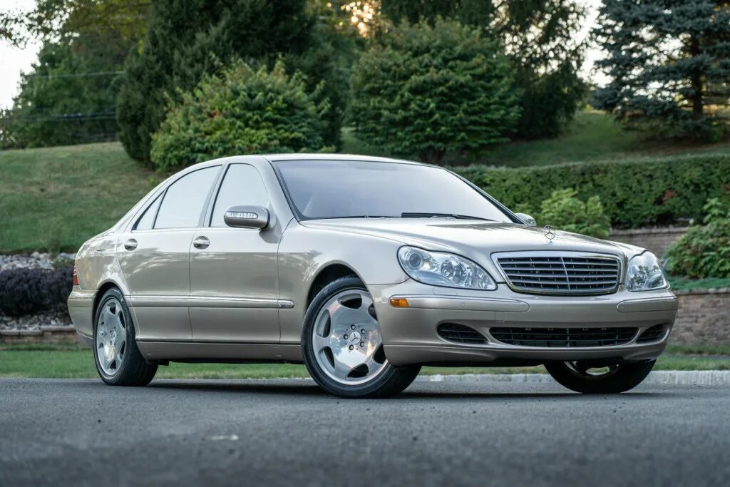 W220 s600. Мерседес s600 w220. Mercedes s600 w220. Мерседес Бенц s600 w220. Mercedes Benz 220 s600.