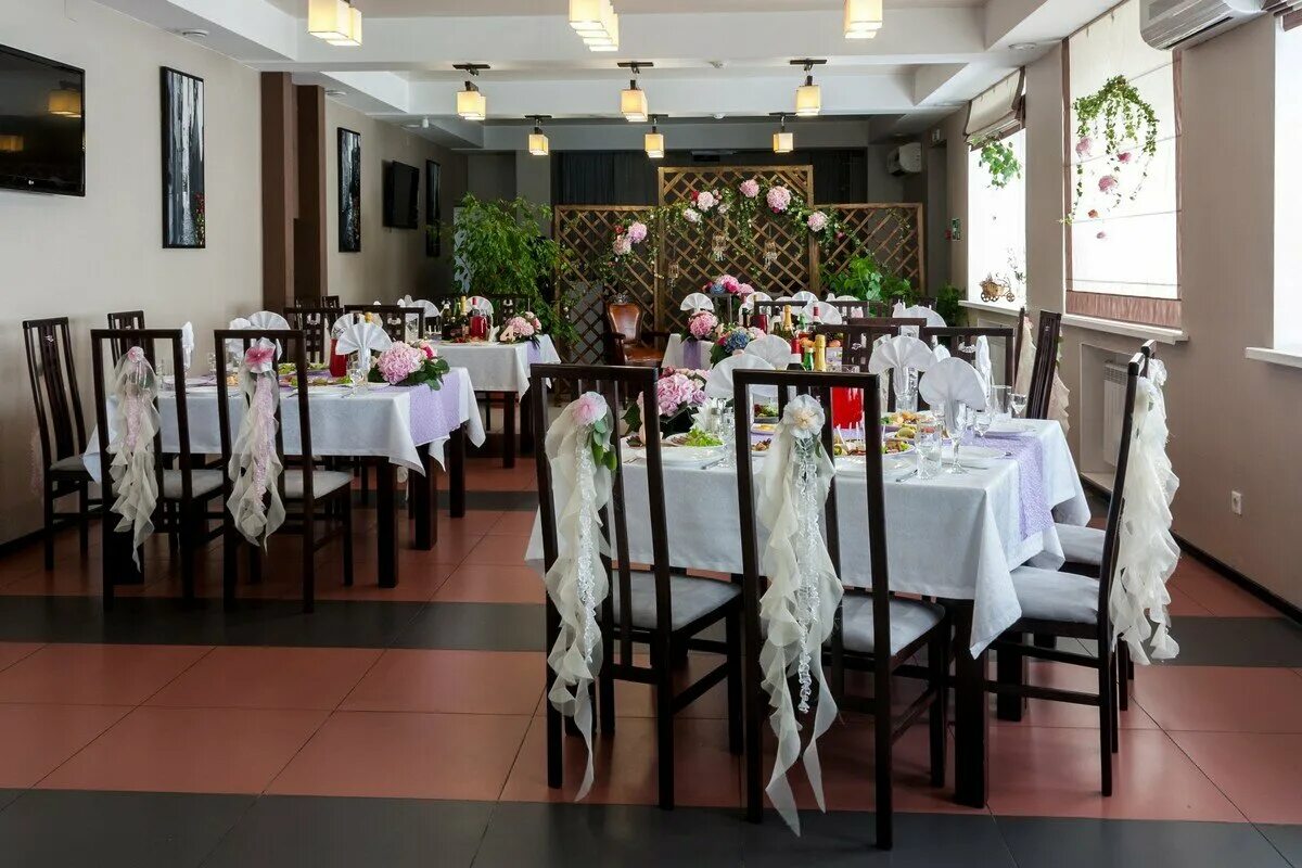 Комплекс кутузовский барнаул. Комплекс кутузовский барнаул. Кутузовский комплекс отдыха барнаул. Кутузова 8а барнаул кафе. Кутузовский комплекс.