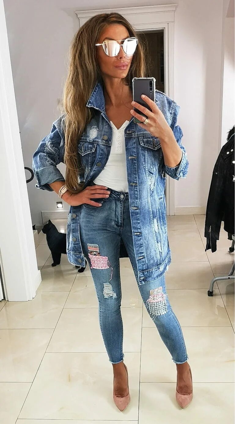 джинсы с длинной курткой. джинсы с длинной курткой. джинсы с длинной курткой. плащ и джинсы. джинсы с длинной курткой.