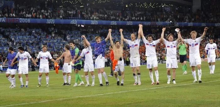 Сборная испании евро 2008. 1 4 финала 2008 по футболу. 1 4 финала 2008 по футболу. Испания евро 2008. 1 4 финала 2008 по футболу.