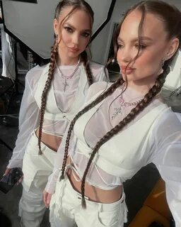 Близняшки аня
