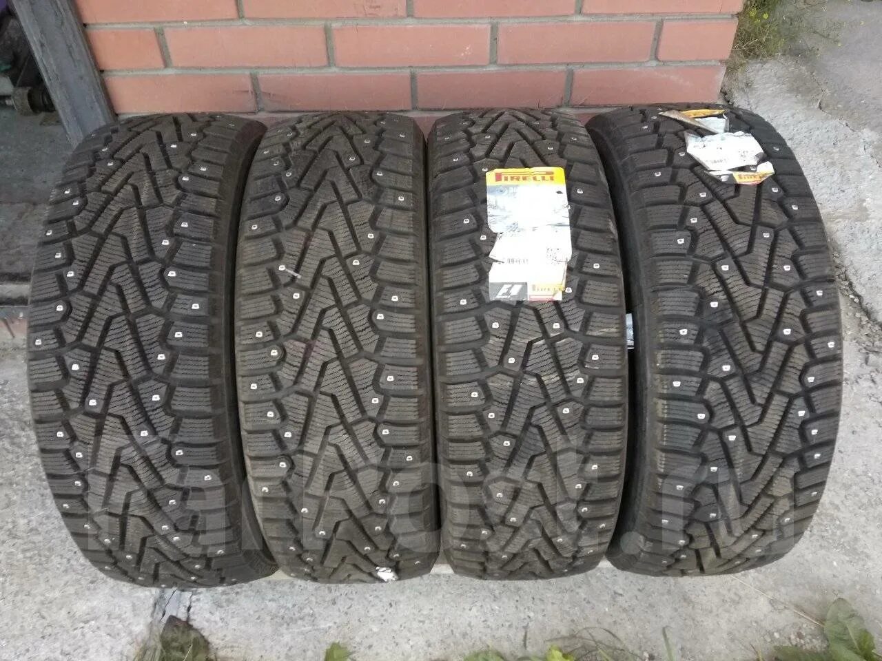Pirelli ice zero 185/65r14. Колеса зимние шипованные пирелли. Пирелли шины 225 65 17 зима шипованные. Пирелли айс зеро 3. Зимняя резина на валдай.