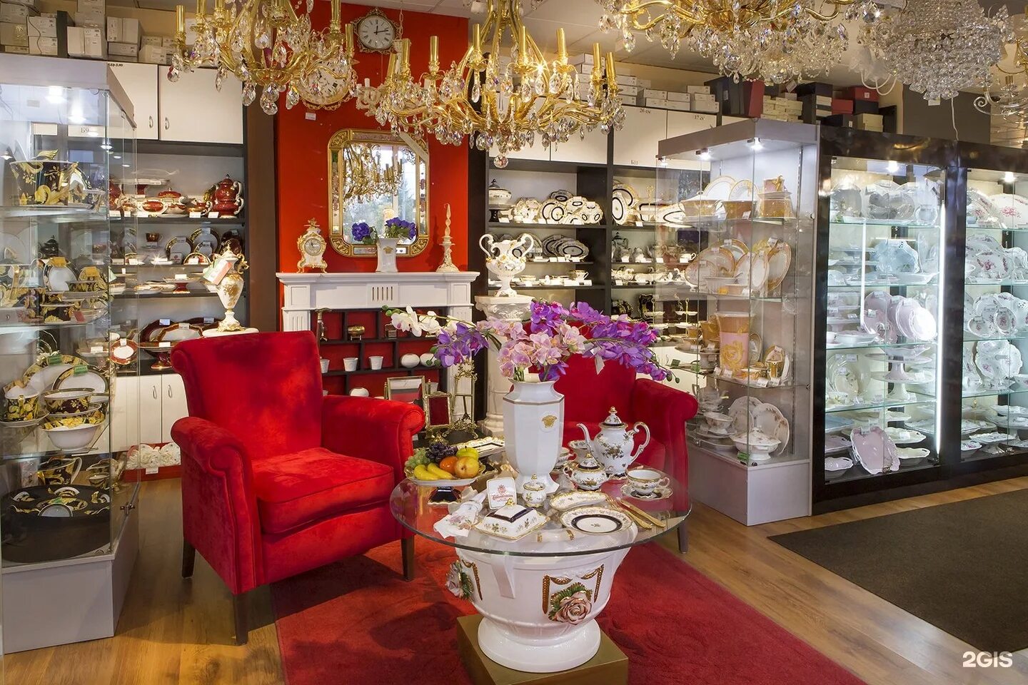 Богемский фарфор карловы вары. Магазин посуды. Магазин мир посуды. Витрина магазина посуды. Магазин посуды в москве.