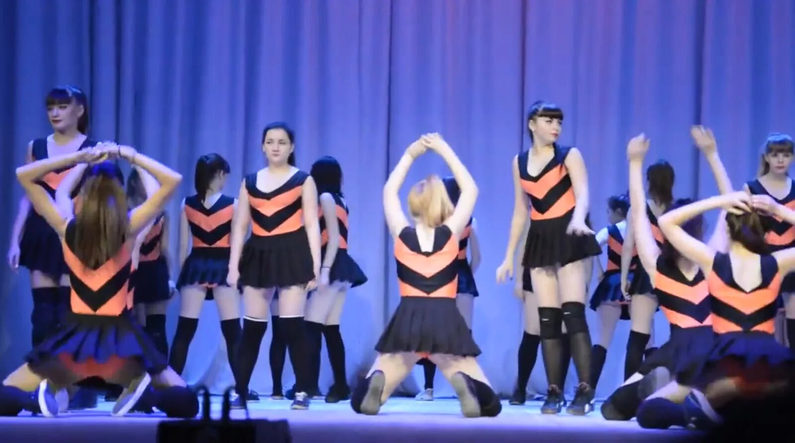 Bee twerk