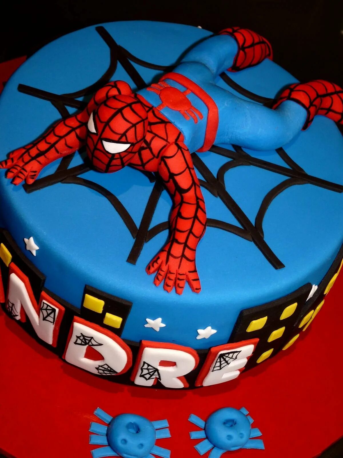детский торт паук. детский торт паук. муссовый торт человек паук. торт человек паук с безе. торт на хэллоуин.