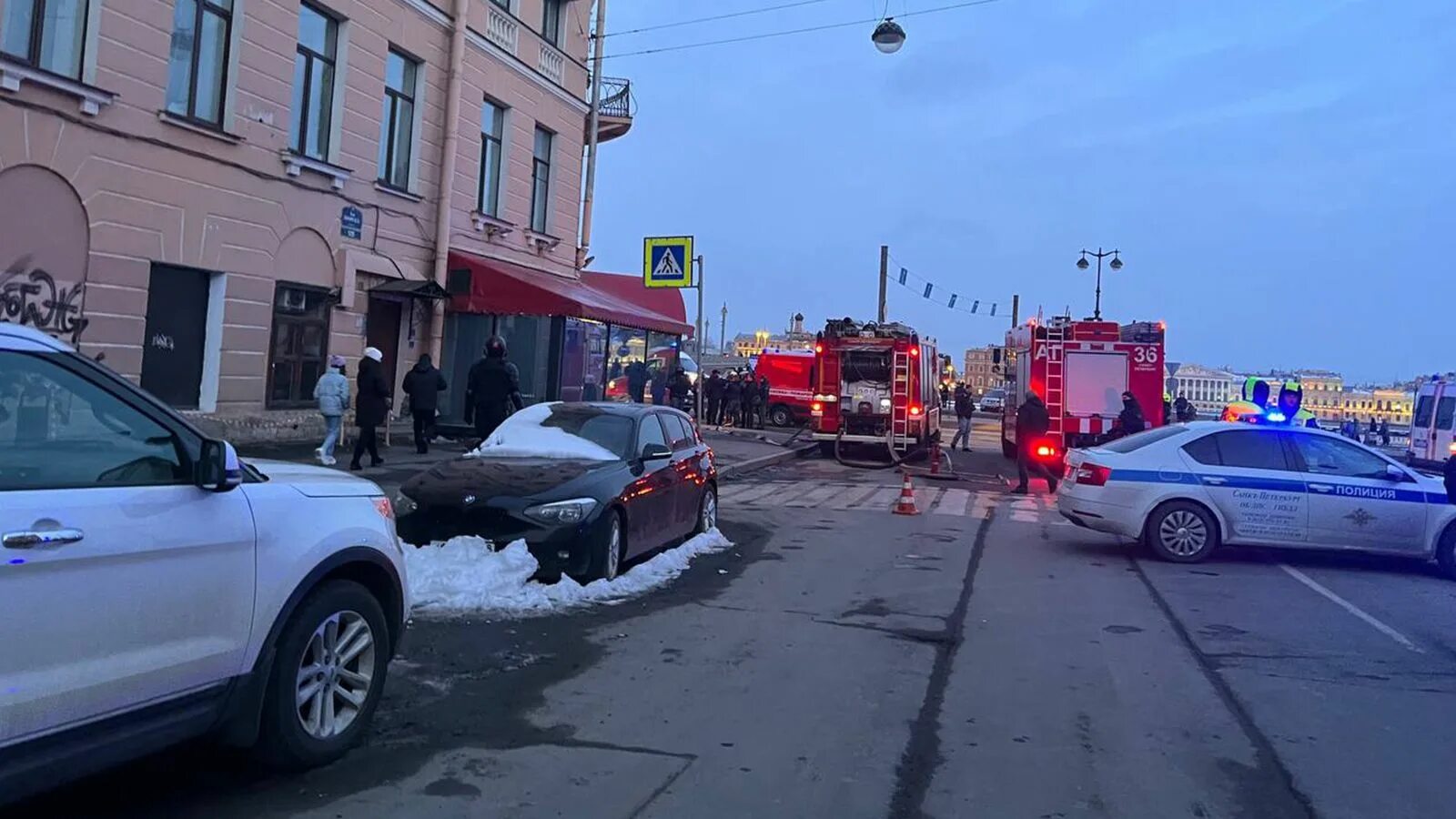 Происшествие СПБ вчера. В Санкт Петербурге взорвалась кафе. Взрыв в кафе в Питере.