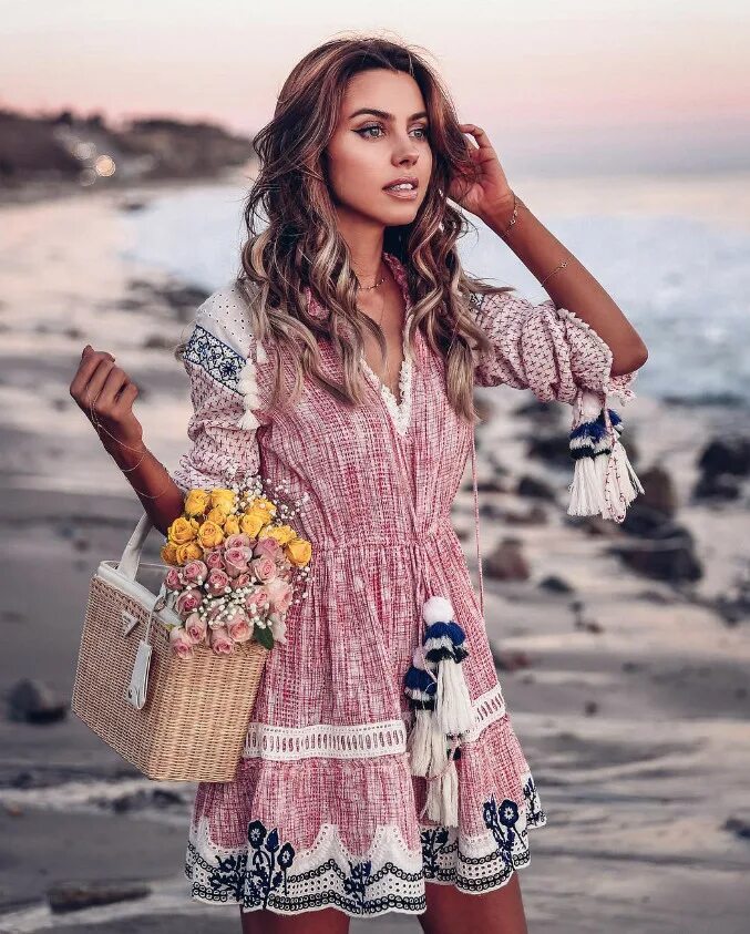 Идеи одежды для лета. Летняя одежда. Платье с цветочным принтом. Летние образы. Летние образы для девушек.