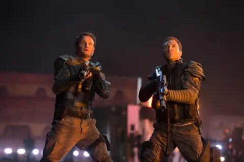 Jason Clarke and Jai Courtney in Terminator Genisys (2015) .