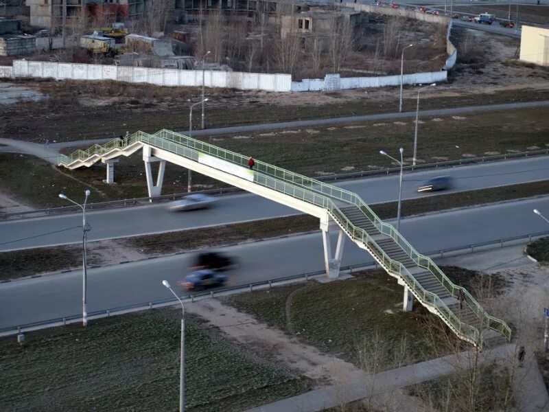 Пешеходный мост БАЛТМОСТСТРОЙ. Мост виадук Улан-Удэ. Пешеходный надземный переходной мост Киров. Пешеходный мост над дорогой. Эстакада на площадке