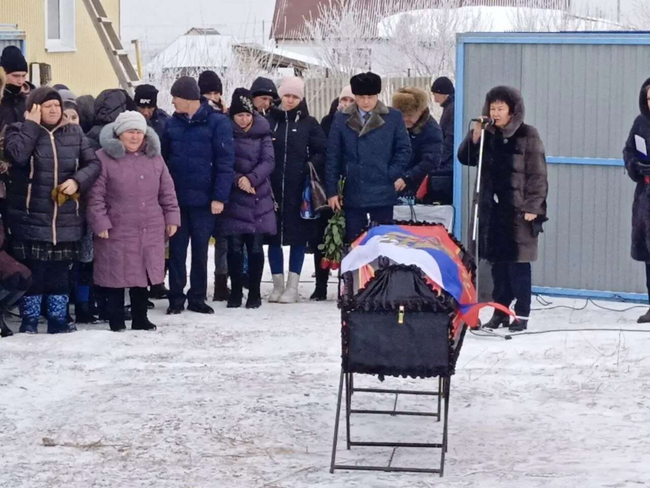 Новые выплаты погибшим. В Тюльганском районе простились с погибшим на Украине бойцем.