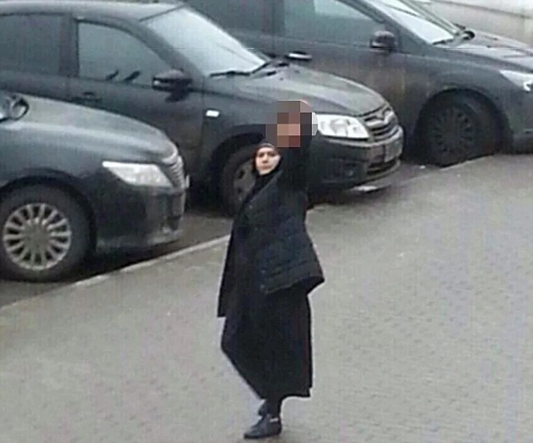 Мужчина с головой ребенка. Мужчина с головой ребенка. Няня отрезала голову ребенку. Няня гюльчехра бобокулова. Метро октябрьское поле женщина с головой ребенка.
