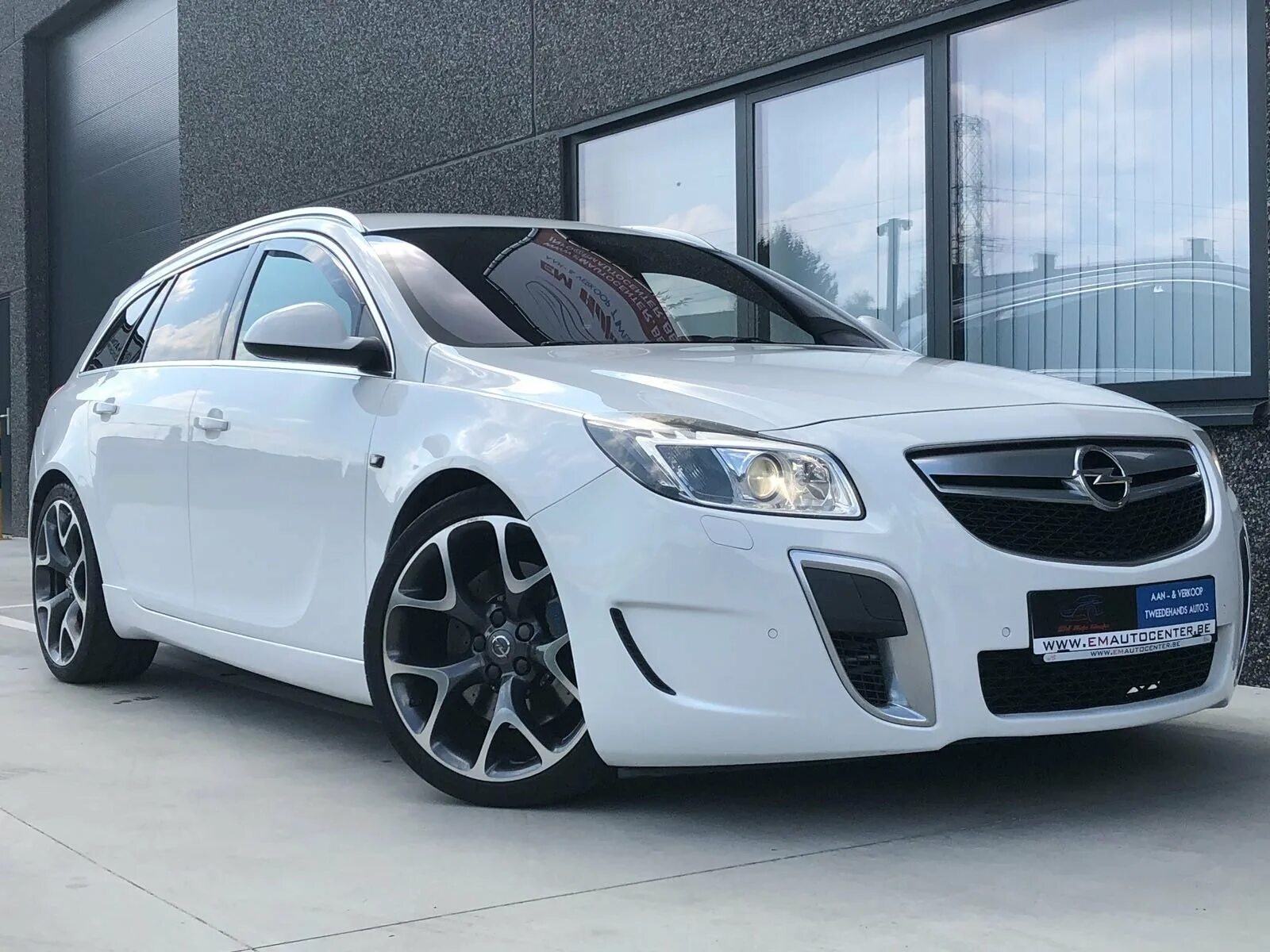 Купить опель инсигния 2. Opel Insignia OPC. Opel Insignia 2012 OPC. Opel Insignia 2014 Tuning. Opel Insignia 2011.