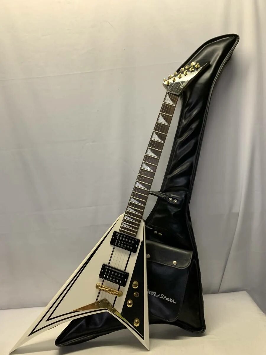 Японские электрогитары. Jackson sl2h Soloist Japan. Jackson Stars RR j1e. Японская электрогитара Flying v. Гитары Flying v RR.