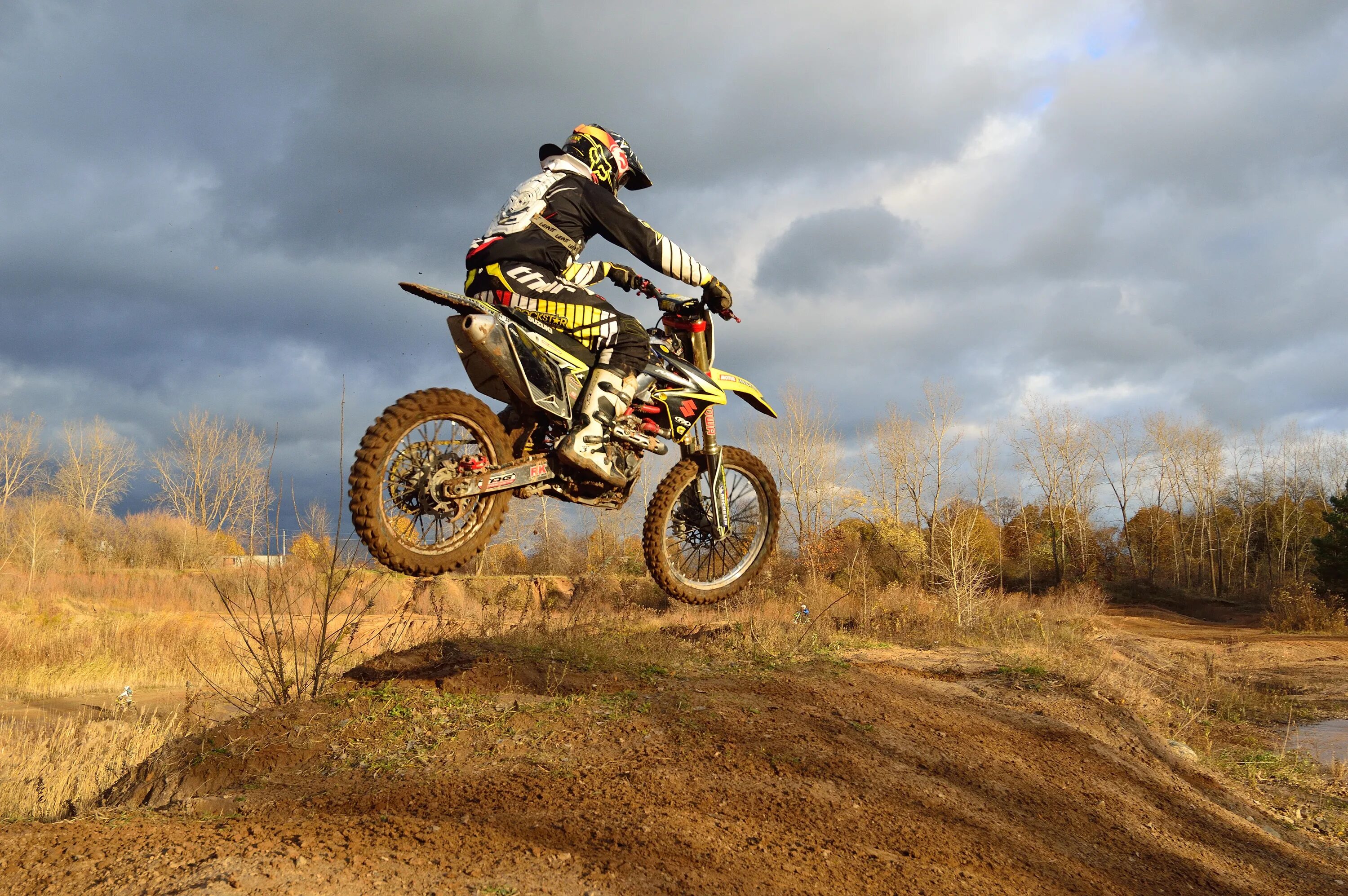 Эндуро спорт. Honda crf 1000 africa twin 2017. Эндуро 2019. Кроссовый мотоцикл спорт. Питбайк кросс эндуро.