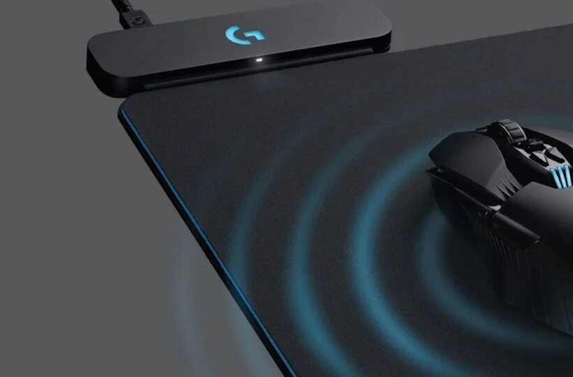 Смартфоны с беспроводной зарядкой модели 2025. Коврик logitech powerplay wireless charging. logitech powerplay коврик. logitech powerplay. беспроводная мышка с зарядкой.