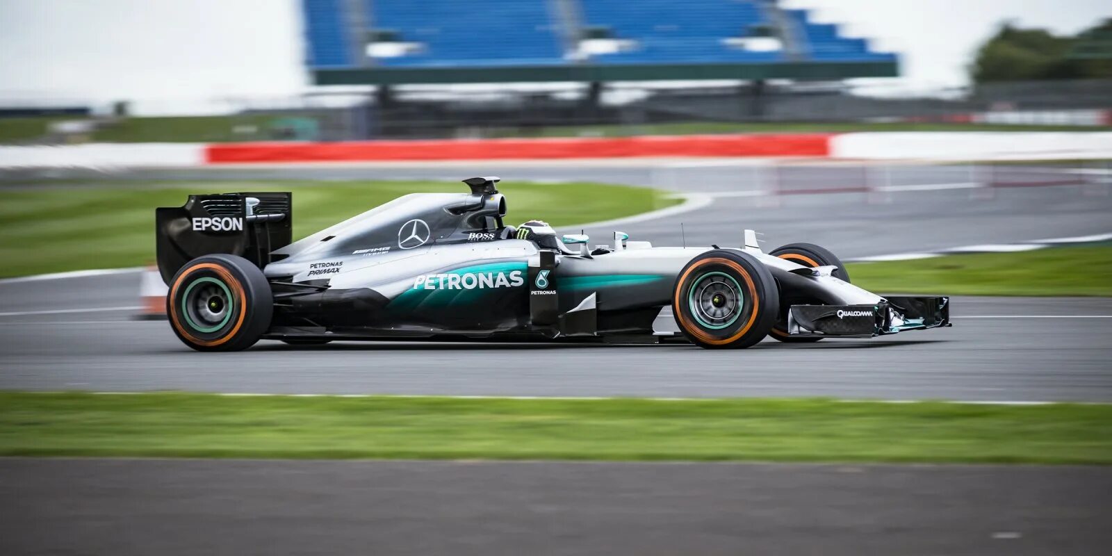 Гибрид первого поколения f1. Mercedes AMG f1 w05. Mercedes f1 w05 Hybrid. Mercedes w05 f1. Mercedes Benz AMG f1.