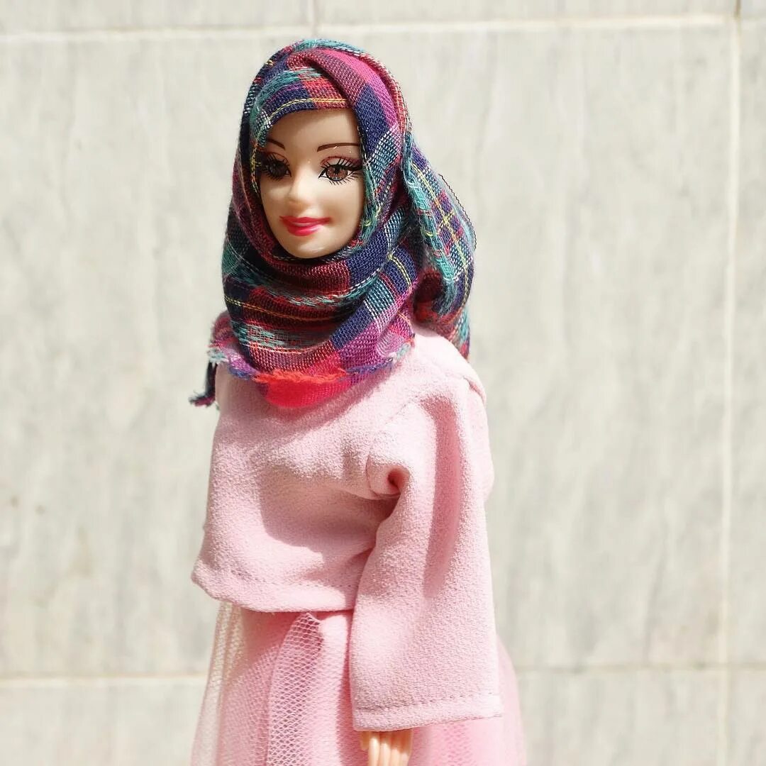 Кукла Розанна мусульманская. Мусульманская кукла Барби ФУЛЛА. Барби мусульманка. Кукла в хиджабе.