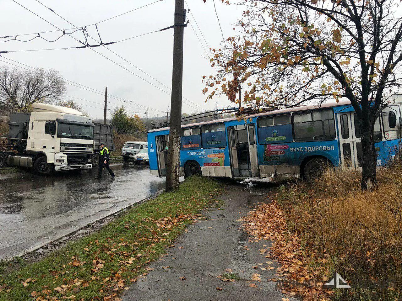Магазин горловка. Дорэкотранс ярославль ооо каширских. Горловка первый троллейбус. Ул кирова горловка. Горловка до 2014.