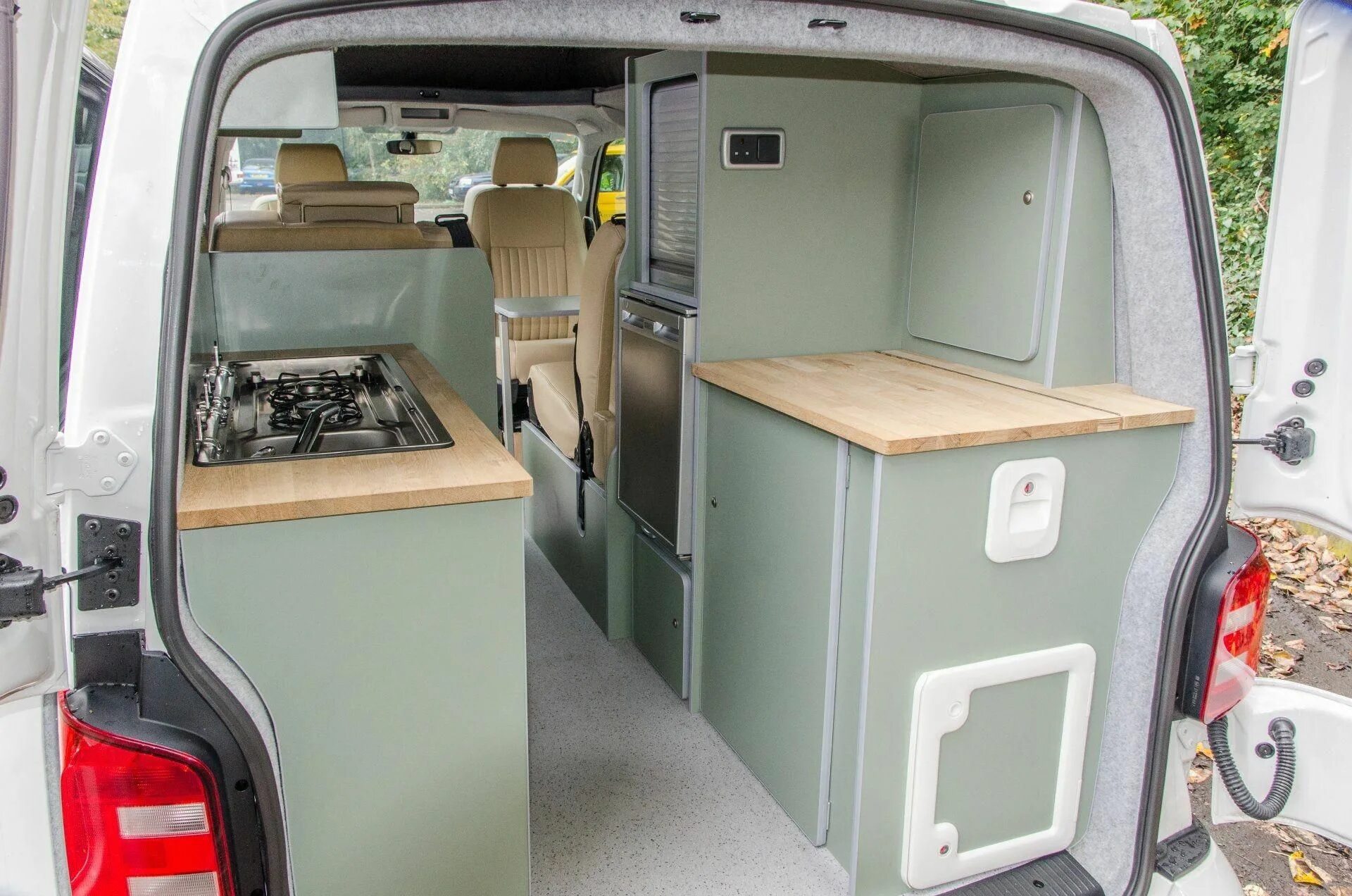 Т кемпер. Vw t6 camper interior. vw t4 camper. volkswagen transporter автодом. фольксваген каравелла кемпер.