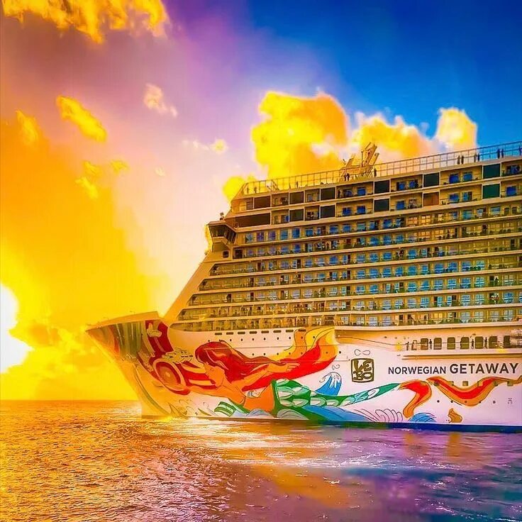 Cruise holiday. Norwegian Getaway лайнер. Norwegian Cruise line Getaway. Азур круиз лайн. Печать Norwegian Cruise line.