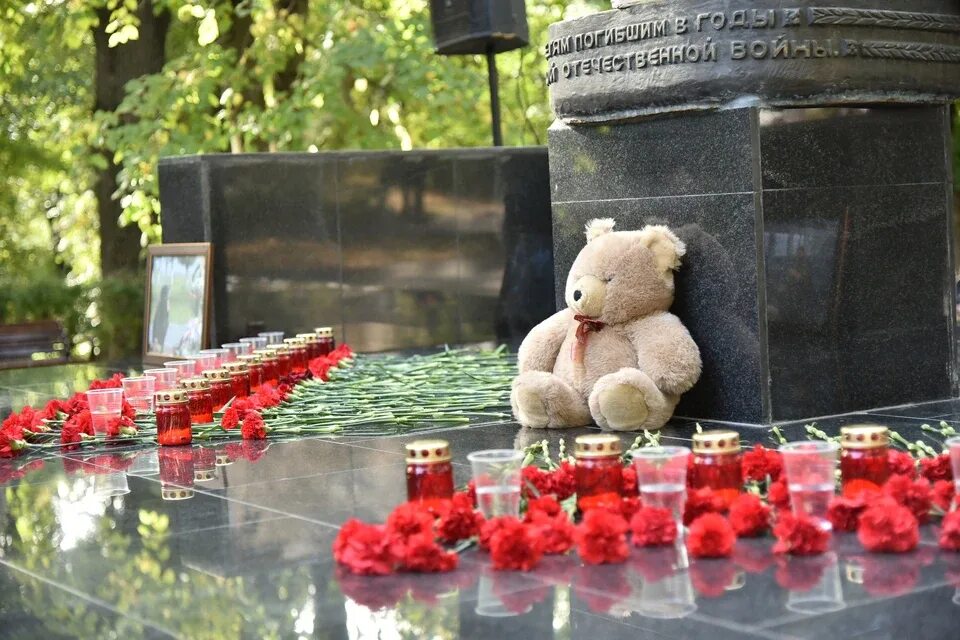 День памяти жертв Беслана. Память о погибших в Беслане. Минута молчания в память о теракте