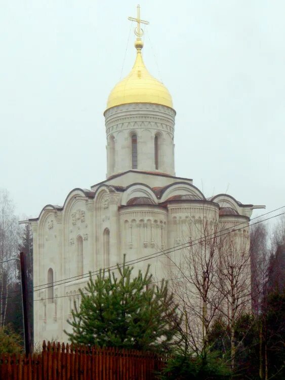 Лызлово рузский. Лызлово (рузский городской округ). Церковь в лызлово живоносный источник. Деревня лызлово. Фото церкви в лызлово.
