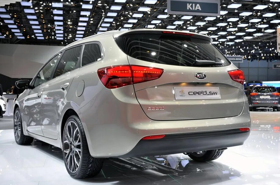 Kia Ceed SW 2016. Kia Ceed универсал 2012-2015. Kia Ceed Sportswagon. Kia Ceed 2015 универсал. Накладки киа сид универсал